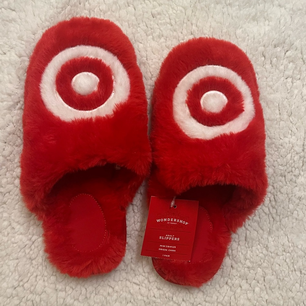 Target Red Fluffy slide on slippers unisex women 5/6 Men 7/8